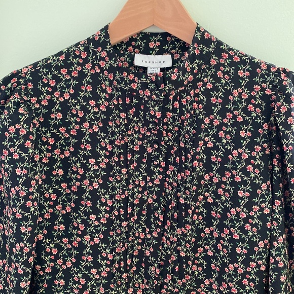 NWOT Women’s Topshop Floral Mini Dress Sz 0 - Picture 2 of 6